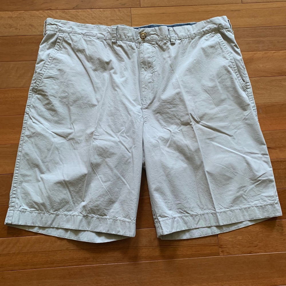 Tommy Hilfiger 42 Chino‎ Shorts Khaki EUC Cotton Slub Flat Front Classic Fit